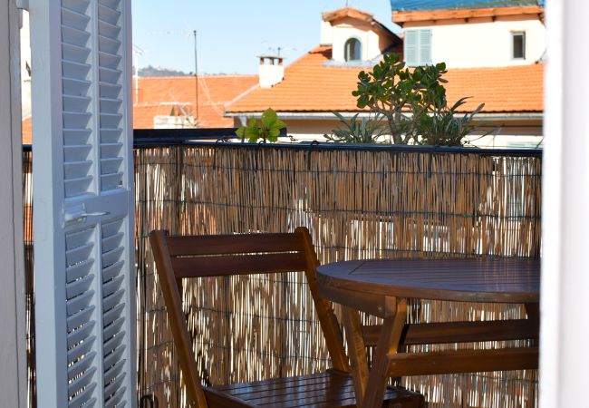 Appartement à Nice - BB OT Balcon Etats Unis - Promenade des Anglais Appartement à Nice - BB OT Balcon Etats Unis - Promenade des Anglais