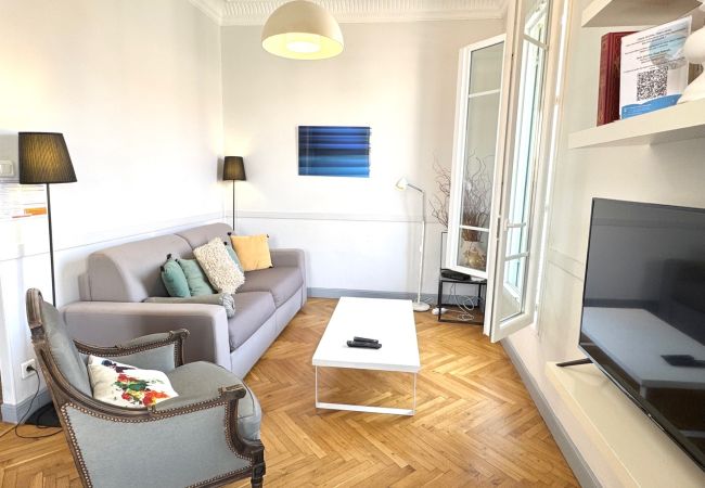 Appartement à Nice - BB G Balcon Excelsior 1 Grimaldi Promenade Angla Appartement à Nice - BB G Balcon Excelsior 1 Grimaldi Promenade Angla