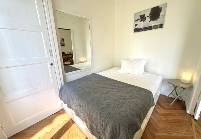 Appartement à Nice - B G La Résidence-Grimaldi Promenade Anglais Appartement à Nice - B G La Résidence-Grimaldi Promenade Anglais