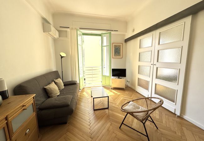 Appartement à Nice - B G La Résidence-Grimaldi Promenade Anglais Appartement à Nice - B G La Résidence-Grimaldi Promenade Anglais