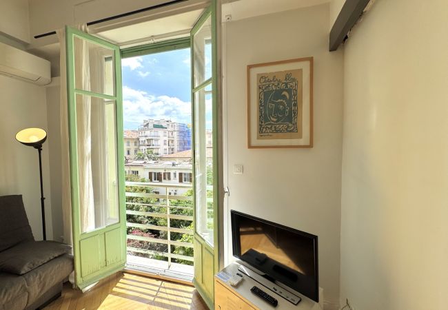 Appartement à Nice - B G La Résidence-Grimaldi Promenade Anglais Appartement à Nice - B G La Résidence-Grimaldi Promenade Anglais