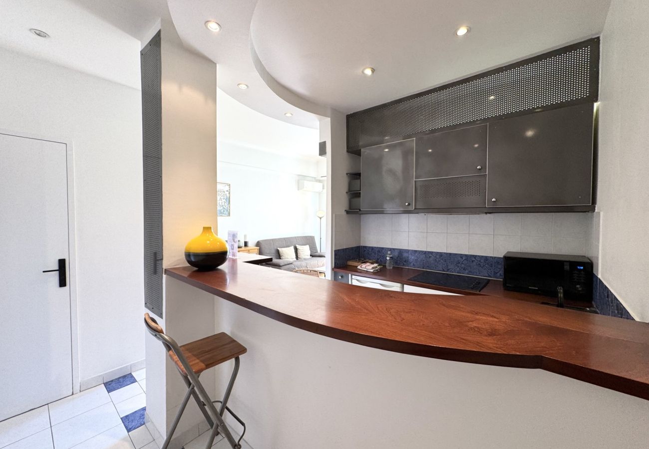 Appartement à Nice - B G La Résidence-Grimaldi Promenade Anglais Appartement à Nice - B G La Résidence-Grimaldi Promenade Anglais