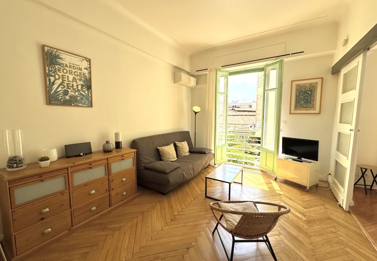 Appartement à Nice - B G La Résidence-Grimaldi Promenade Anglais Appartement à Nice - B G La Résidence-Grimaldi Promenade Anglais