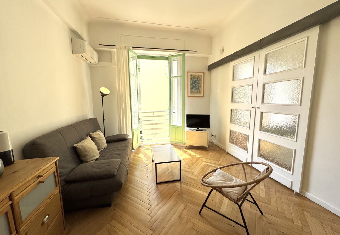 Appartement à Nice - B G La Résidence-Grimaldi Promenade Anglais Appartement à Nice - B G La Résidence-Grimaldi Promenade Anglais