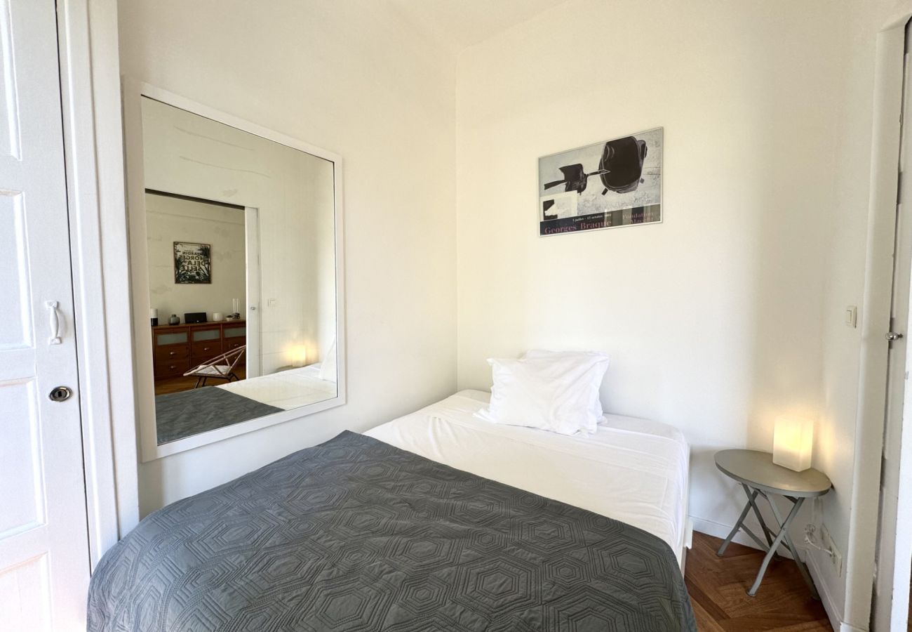 Appartement à Nice - B G La Résidence-Grimaldi Promenade Anglais Appartement à Nice - B G La Résidence-Grimaldi Promenade Anglais