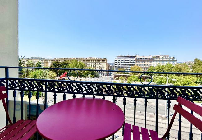  à Nice - A G Balcon Jean Jaures-Place Masséna/Prom' Angla