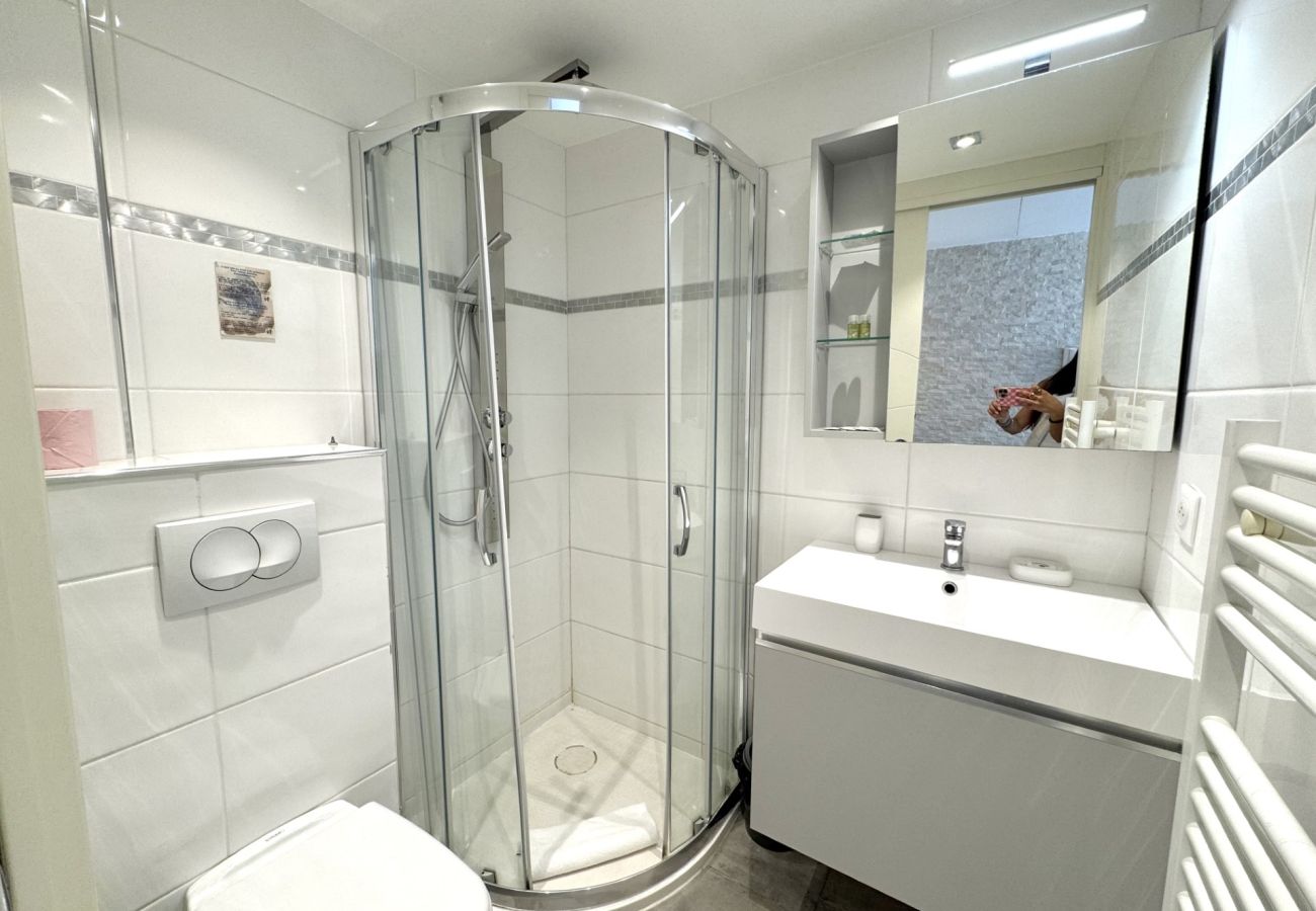 Studio à Nice - AA OT Maison Linda -Vue Mer / Promenade des Angl Studio à Nice - AA OT Maison Linda -Vue Mer / Promenade des Angl