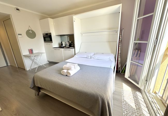 Studio a Nice - AA OT Maison Linda -Vue Mer / Promenade des Angl Studio a Nice - AA OT Maison Linda -Vue Mer / Promenade des Angl