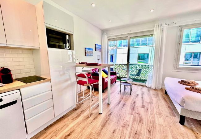 Studio a Nice - AA G Balcon Lenval - Promenade des Anglais Studio a Nice - AA G Balcon Lenval - Promenade des Anglais