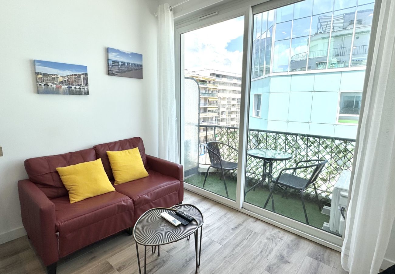 Studio a Nice - AA G Balcon Lenval - Promenade des Anglais Studio a Nice - AA G Balcon Lenval - Promenade des Anglais