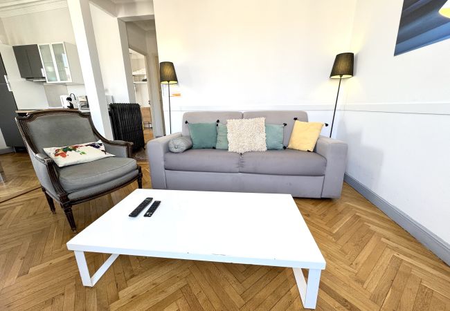  in Nice - BB G Balcon Excelsior 1 Grimaldi Promenade Angla