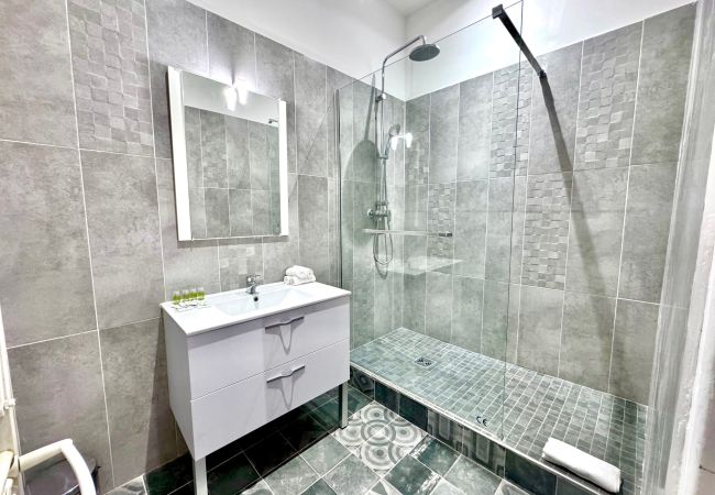 Apartment in Nice - C OT Pont Vieux 2 Old Town Promenade Anglais Apartment in Nice - C OT Pont Vieux 2 Old Town Promenade Anglais