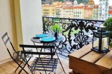 Quiet and ideally located 2-room apartment in the heart of the City and 5 minutes' walk from the Beaches