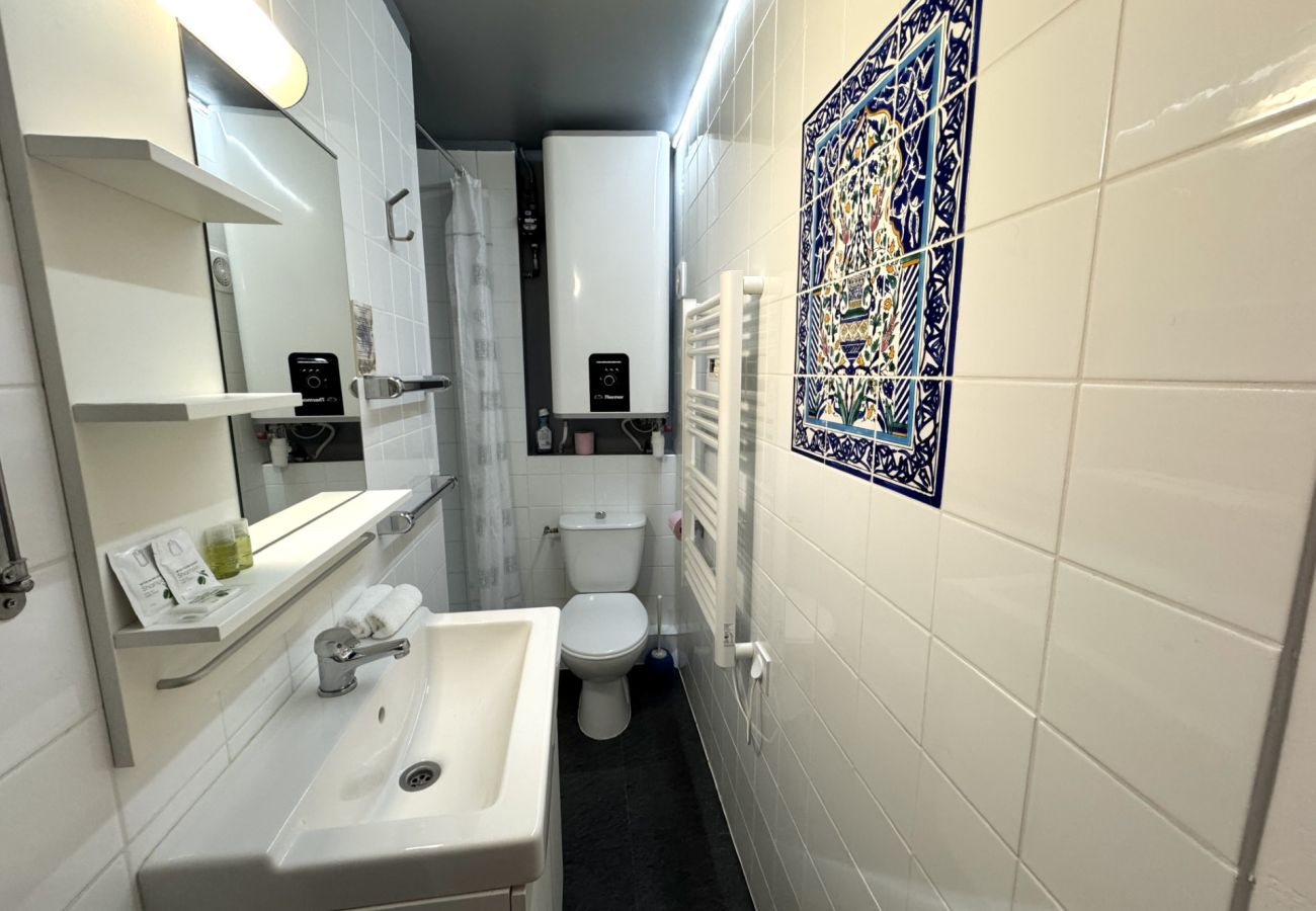 Apartment in Nice - B OT - Vincent 1 - Old Town / Promenade des Anglai Apartment in Nice - B OT - Vincent 1 - Old Town / Promenade des Anglai