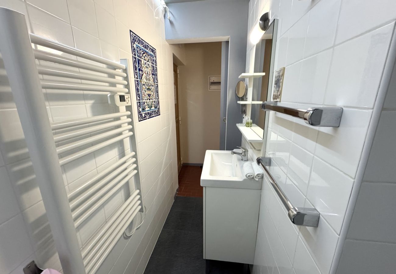 Apartment in Nice - B OT - Vincent 1 - Old Town / Promenade des Anglai Apartment in Nice - B OT - Vincent 1 - Old Town / Promenade des Anglai