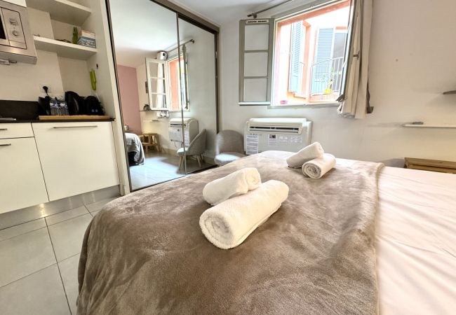 Studio in Nice - A OT Malonat 3 - Old Town / Promenade des Anglais Studio in Nice - A OT Malonat 3 - Old Town / Promenade des Anglais