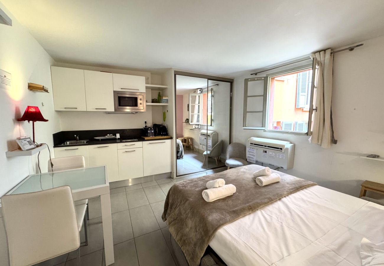 Studio in Nice - A OT Malonat 3 - Old Town / Promenade des Anglais Studio in Nice - A OT Malonat 3 - Old Town / Promenade des Anglais
