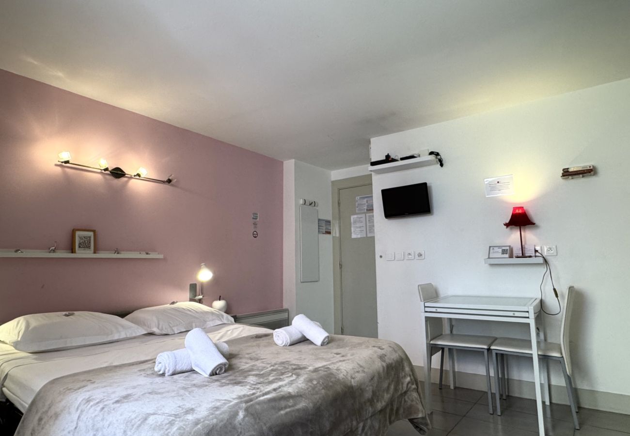 Studio in Nice - A OT Malonat 3 - Old Town / Promenade des Anglais Studio in Nice - A OT Malonat 3 - Old Town / Promenade des Anglais