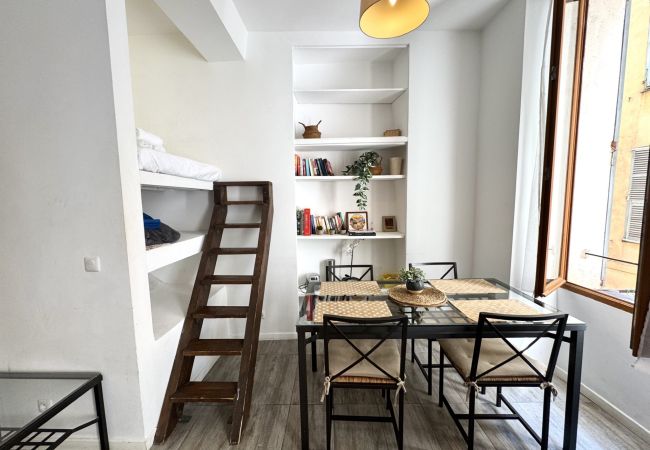 Apartment in Nice - B OT Barillerie 12 / Old Town - Promenade Anglais Apartment in Nice - B OT Barillerie 12 / Old Town - Promenade Anglais