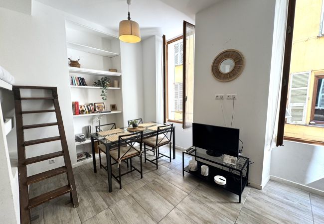 Apartment in Nice - B OT Barillerie 12 / Old Town - Promenade Anglais Apartment in Nice - B OT Barillerie 12 / Old Town - Promenade Anglais