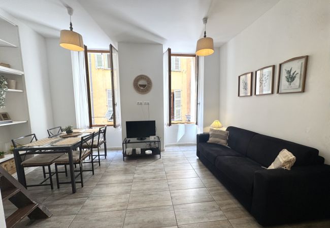 Apartment in Nice - B OT Barillerie 12 / Old Town - Promenade Anglais Apartment in Nice - B OT Barillerie 12 / Old Town - Promenade Anglais
