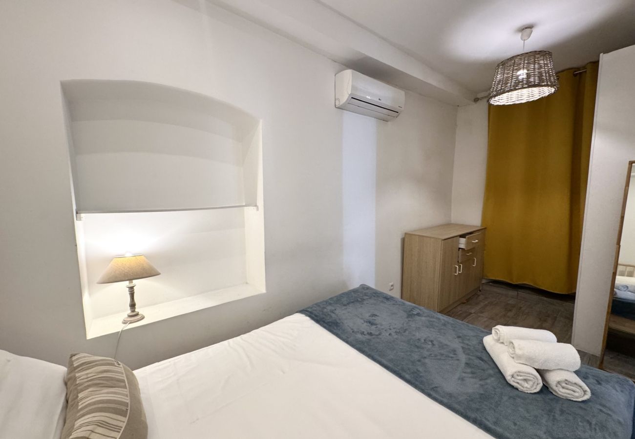 Apartment in Nice - B OT Barillerie 12 / Old Town - Promenade Anglais Apartment in Nice - B OT Barillerie 12 / Old Town - Promenade Anglais