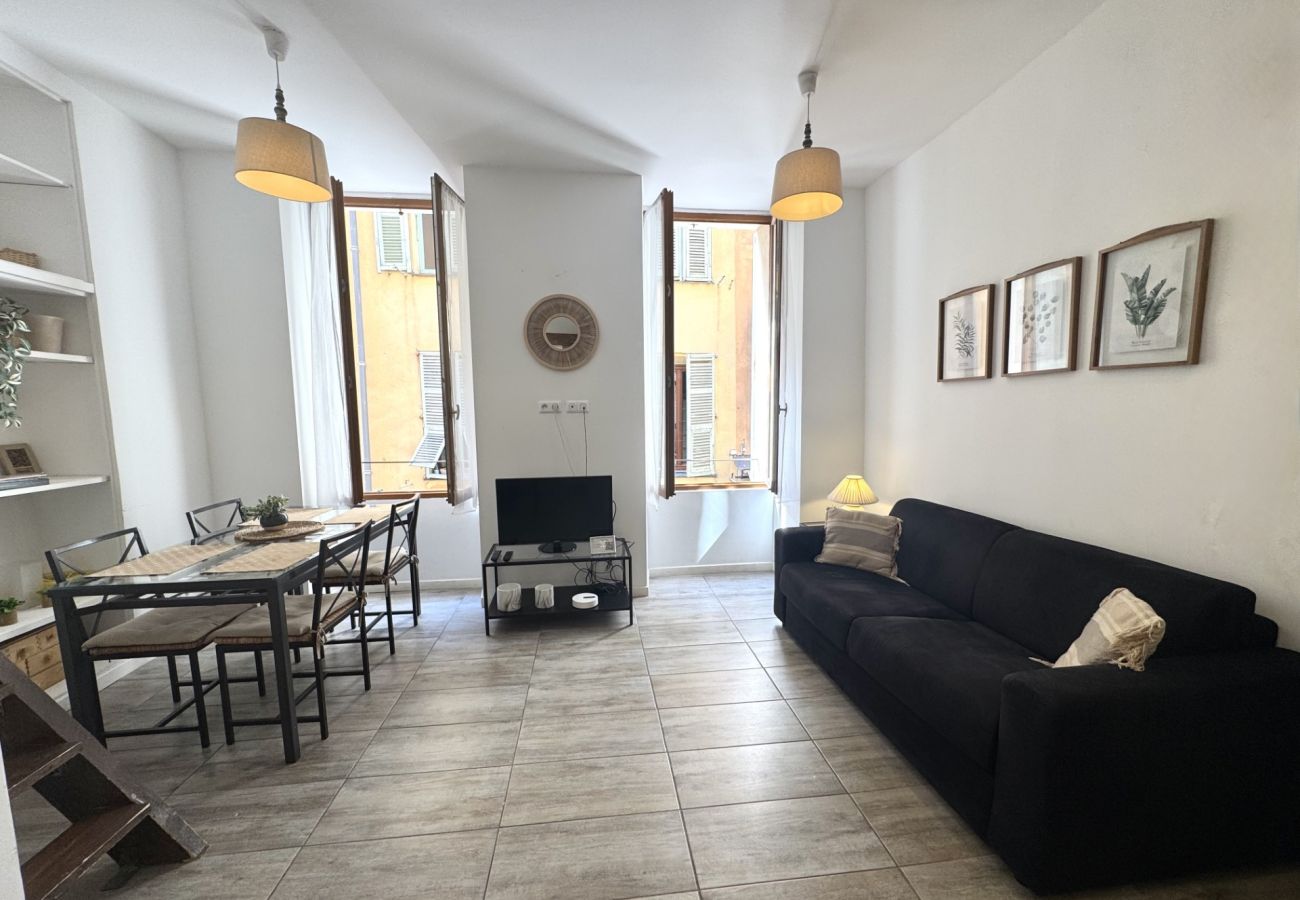 Apartment in Nice - B OT Barillerie 12 / Old Town - Promenade Anglais Apartment in Nice - B OT Barillerie 12 / Old Town - Promenade Anglais