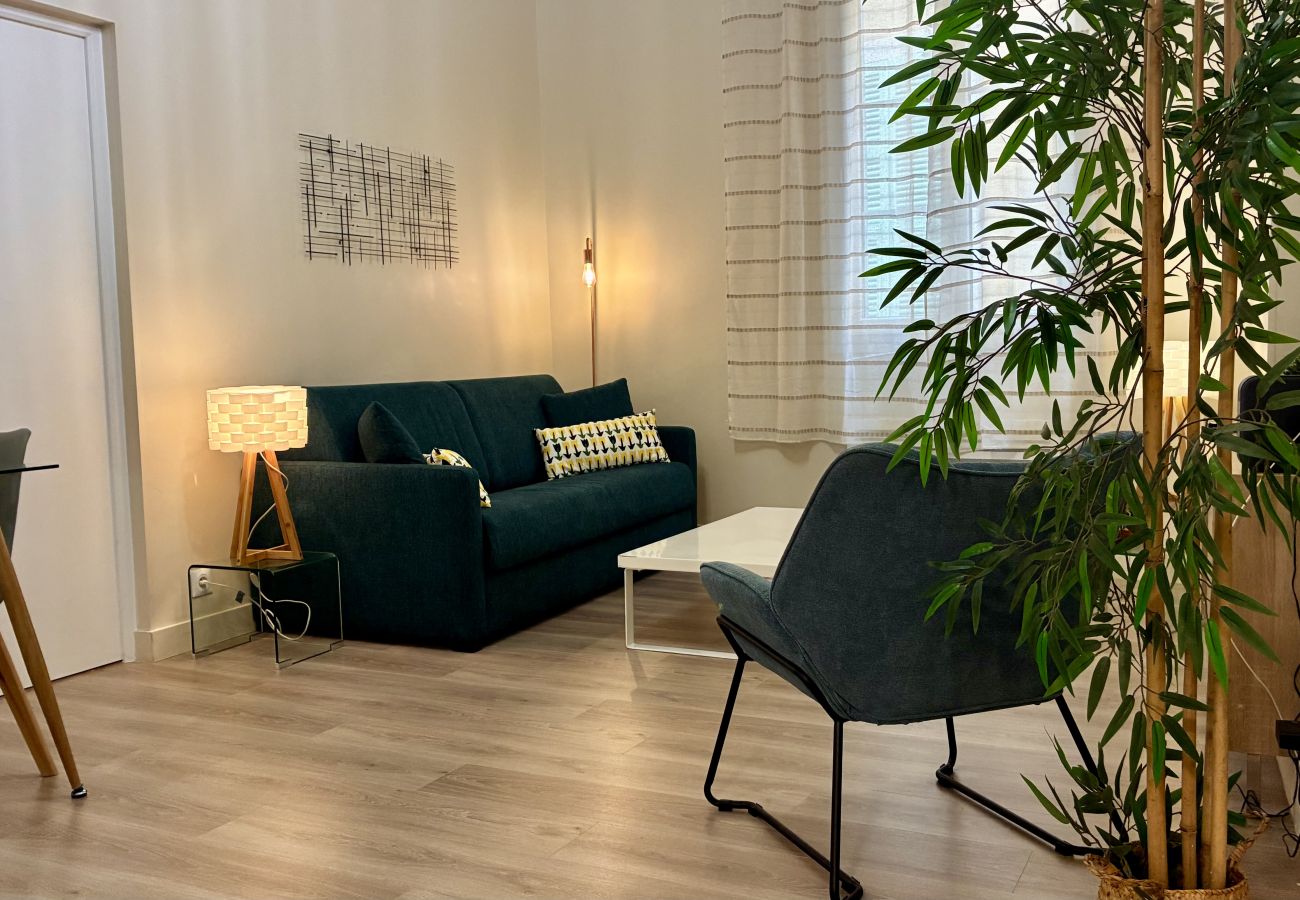 Apartment in Nice - B OT Cocon du Moulin - Old Town Promenade des Angl