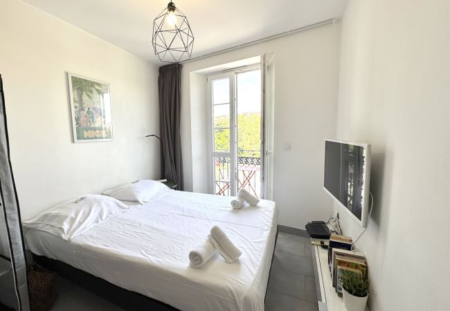  in Nice - A OT Balcon Jean Jaures 2 - Place Massena - Old