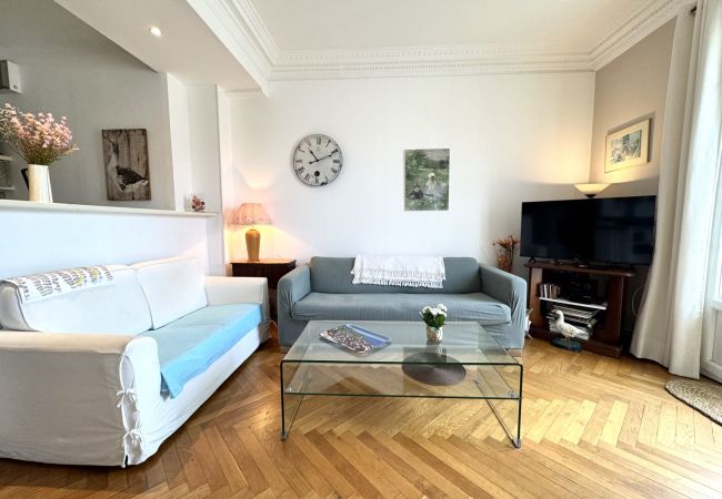  in Nice - BB G Balcon Excelsior 3 - Grimaldi / Musiciens